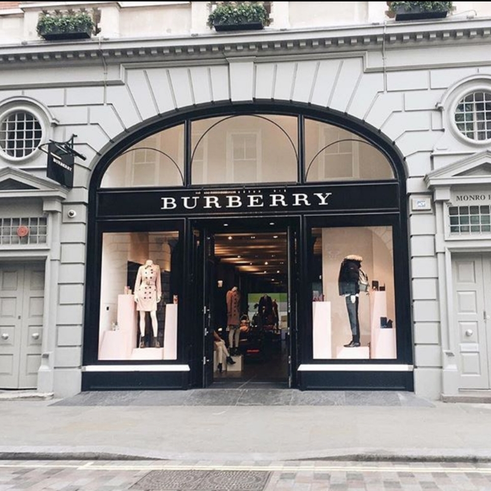Burberry Collection - Picture 1 of 2